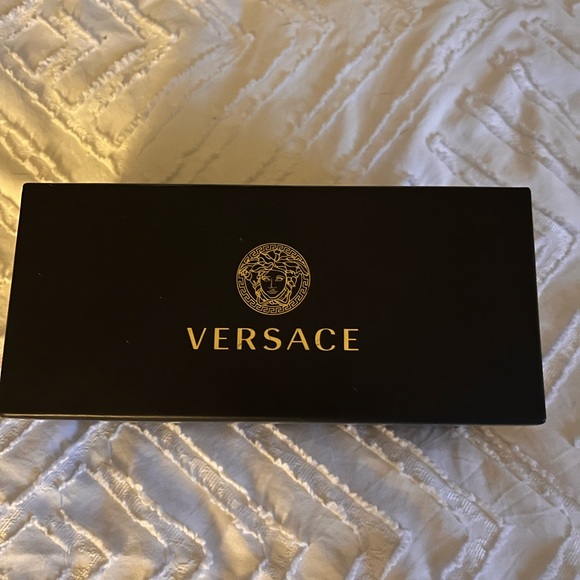 Authentic Versace Red Square Sunglasses - Picture 3 of 3